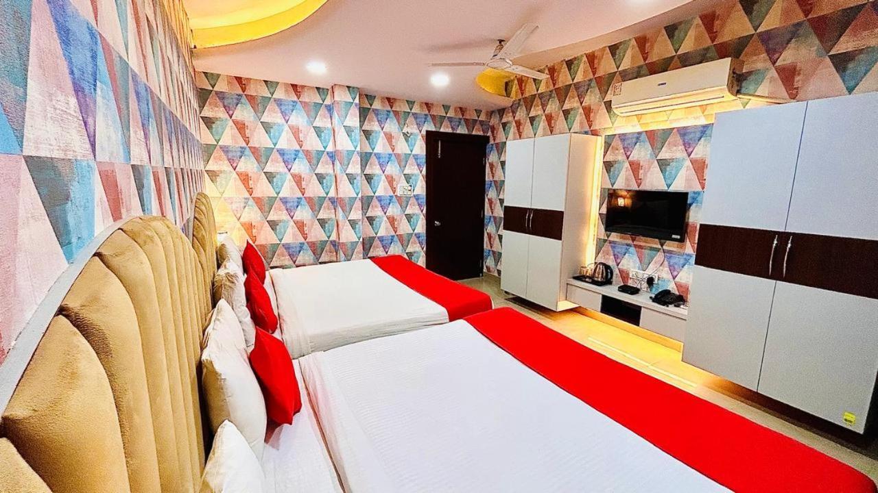 ורנאסי Hotel Sahu Near Kashi Vishwanath Temple Gate מראה חיצוני תמונה