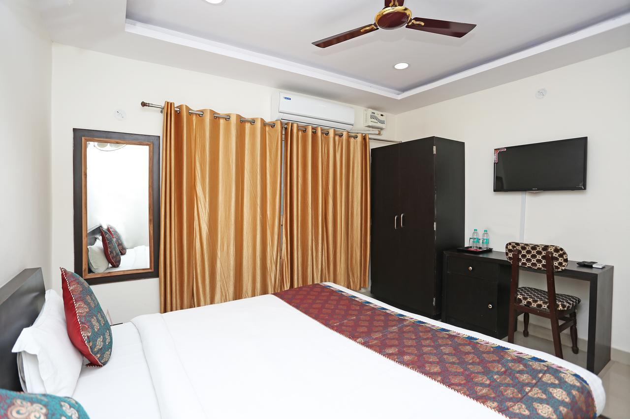 ורנאסי Hotel Sahu Near Kashi Vishwanath Temple Gate מראה חיצוני תמונה